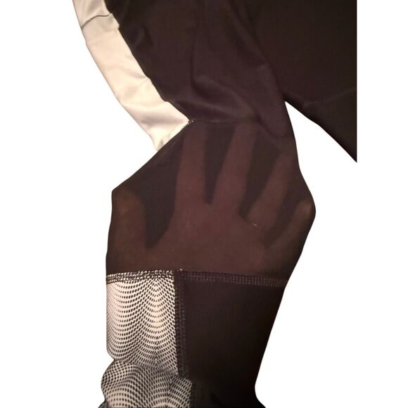 ASICS women’s capri pants w/pockets size medium black/white - Picture 6 of 7